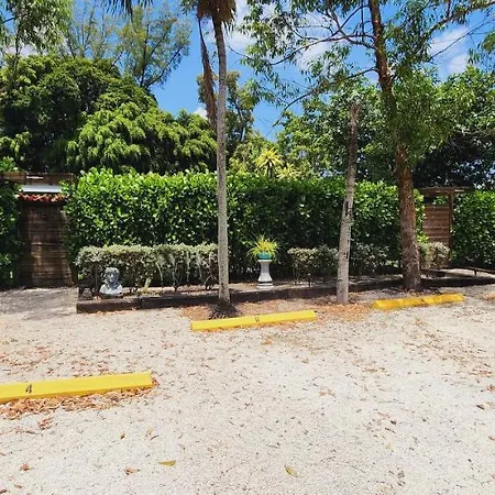 Private Aparment Studio In The Hard Of Miami Unit # 6 Opa-locka Exterior photo