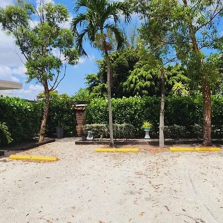 Private Aparment Studio In The Hard Of Miami Unit # 6 Opa-locka Exterior photo